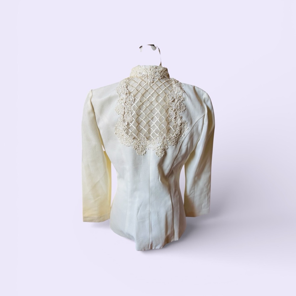 Vintage Cachet Sz 12 Warm White Blazer with Lace Detail, Lattice Back - Picture 2 of 14